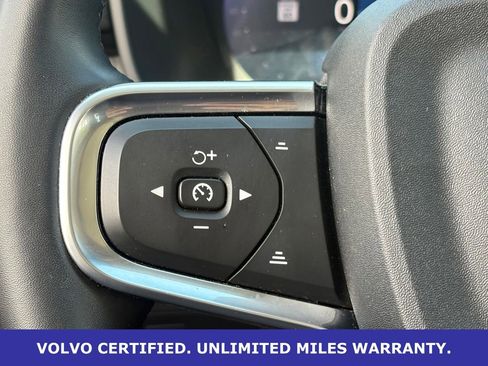 Certified 2025 Volvo XC40 B5 Plus AWD/4WD image 18