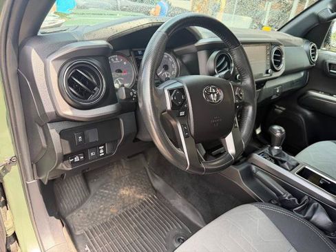 Used 2021 Toyota Tacoma TRD Sport w/ Technology Package AWD/4WD image 9