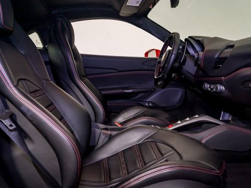 Certified 2019 Ferrari 488 GTB RWD image 27