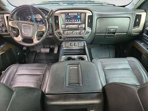 Used 2018 GMC Sierra 2500 Denali w/ Duramax Plus Package AWD/4WD image 17