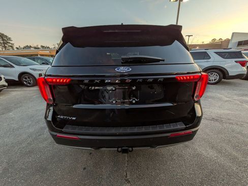 New 2026 Ford Explorer Active w/ Active Comfort Package image 6
