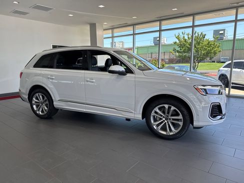 Certified 2026 Audi Q7 2.0T Premium Plus AWD/4WD image 1