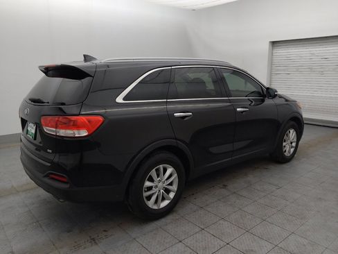 Used 2018 Kia Sorento LX image 10
