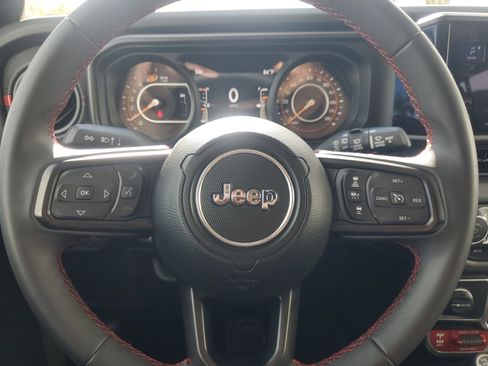 Used 2024 Jeep Wrangler Unlimited Rubicon image 19