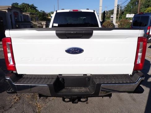 New 2026 Ford F350 XLT w/ FX4 Off-Road Package image 4