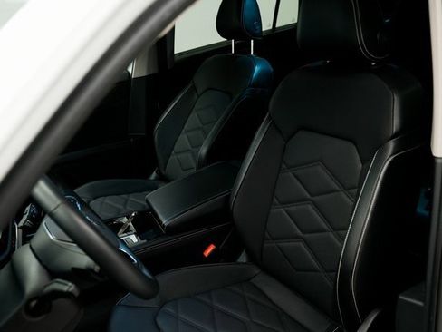 Used 2024 Volkswagen Atlas SE image 19