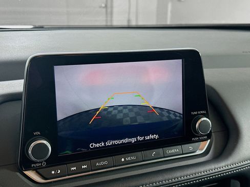 Used 2025 Nissan Rogue SV image 22