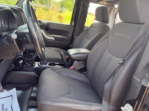 Used 2013 Jeep Wrangler Rubicon AWD/4WD image 8