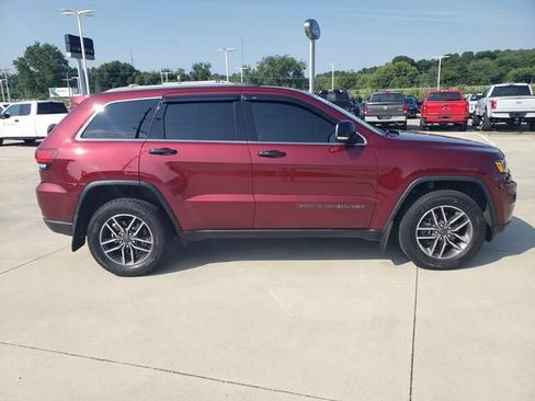Used 2020 Jeep Grand Cherokee Limited w/ Premium Lighting Group AWD/4WD image 3