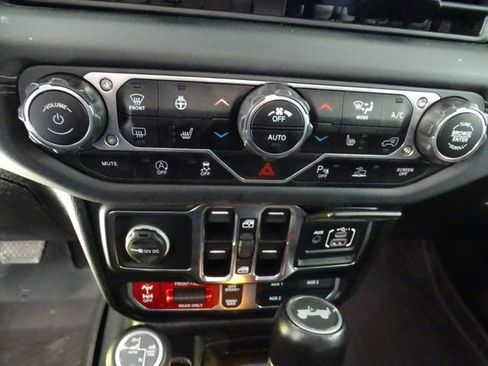 Certified 2024 Jeep Wrangler Unlimited Rubicon image 12