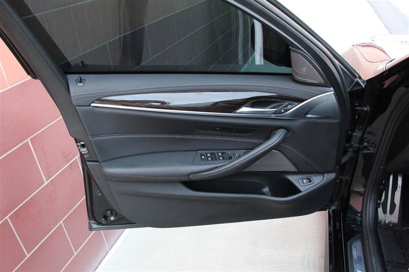 Used 2023 BMW M550i xDrive AWD/4WD image 12