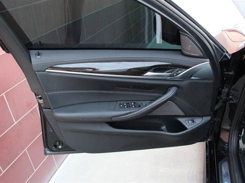 Used 2023 BMW M550i xDrive AWD/4WD image 12