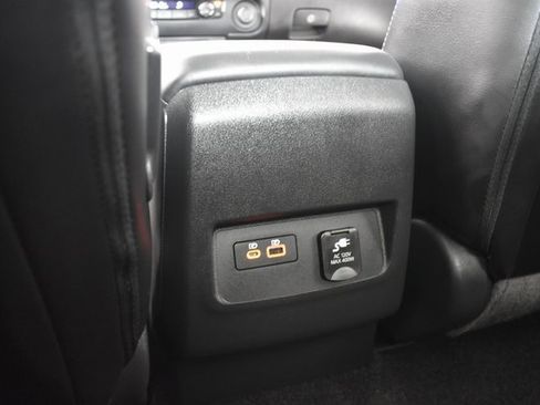 Certified 2024 Nissan Frontier SL image 28