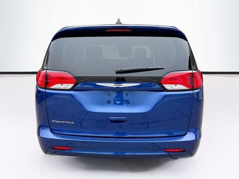 Used 2018 Chrysler Pacifica L image 7