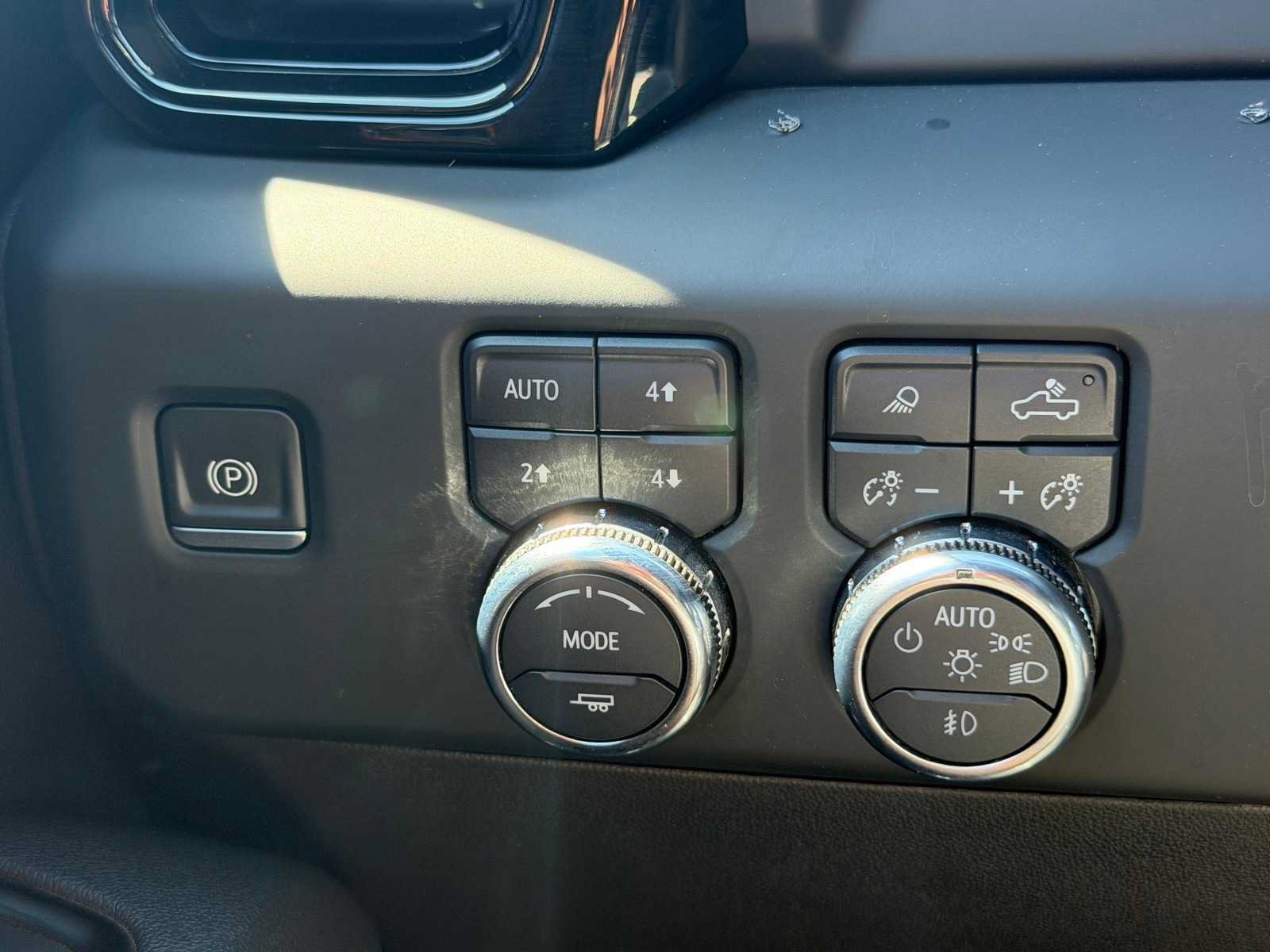 Used 2023 GMC Sierra 1500 AT4 AWD/4WD image 15