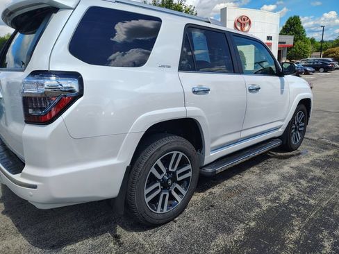Used 2024 Toyota 4Runner Limited AWD/4WD image 4