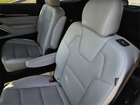 Used 2024 Kia Telluride S w/ S Sunroof Package image 14