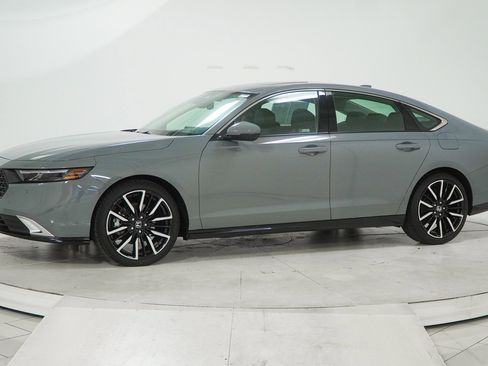 Used 2024 Honda Accord Touring image 5