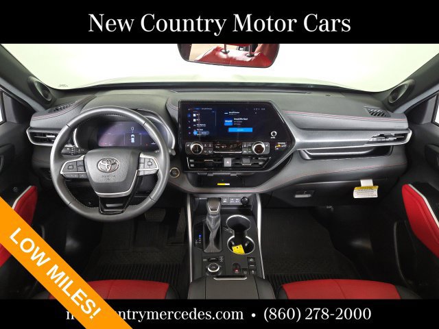 Used 2025 Toyota Highlander XSE AWD/4WD image 18