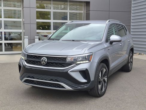 Used 2023 Volkswagen Taos SE AWD/4WD image 8