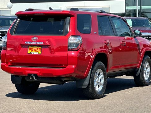 Used 2022 Toyota 4Runner SR5 Premium w/ Moonroof Package AWD/4WD image 4