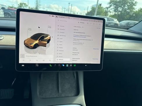 Used 2023 Tesla Model Y Long Range AWD/4WD image 10