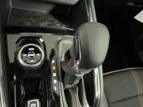 New 2025 GMC Canyon AT4 w/ Nightfall Edition image 16