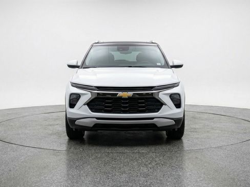 Used 2025 Chevrolet Equinox LT FWD image 2