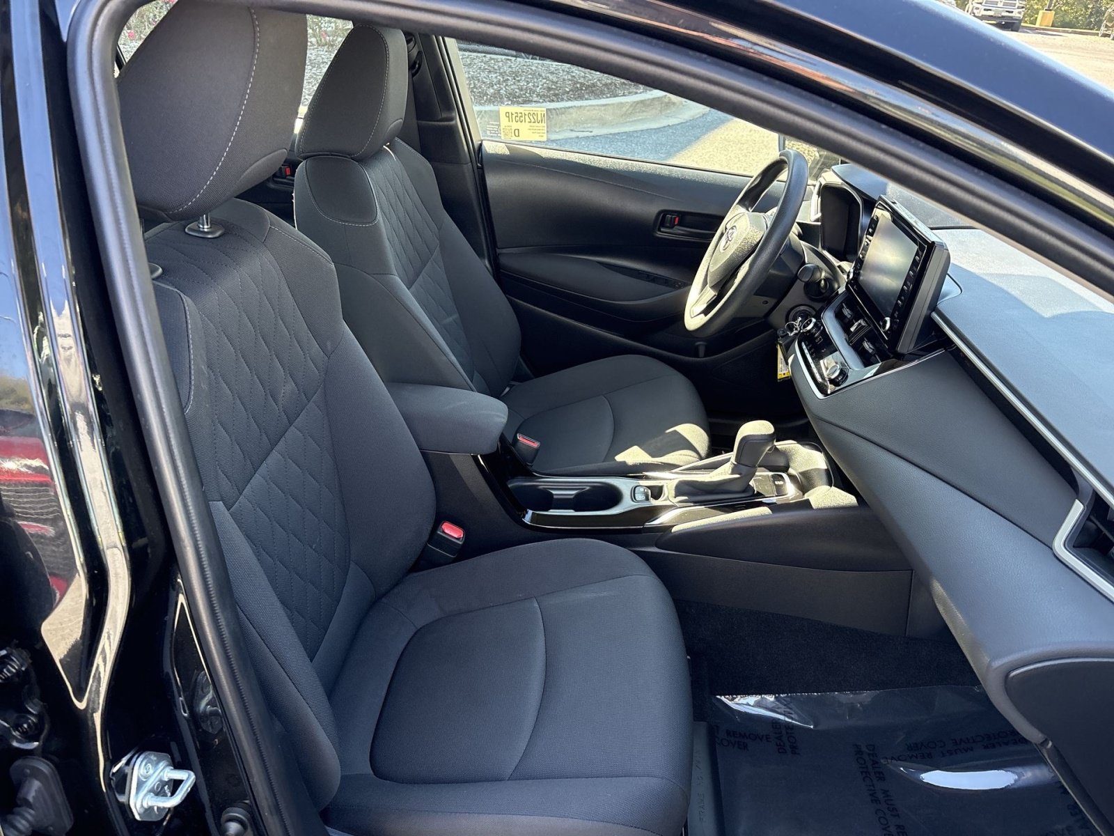 Used 2022 Toyota Corolla LE FWD image 24