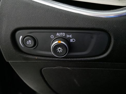 Used 2018 Chevrolet Malibu LT FWD image 26