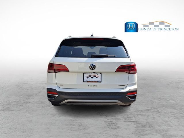 Used 2023 Volkswagen Taos SE w/ Panoramic Sunroof Package AWD/4WD image 5