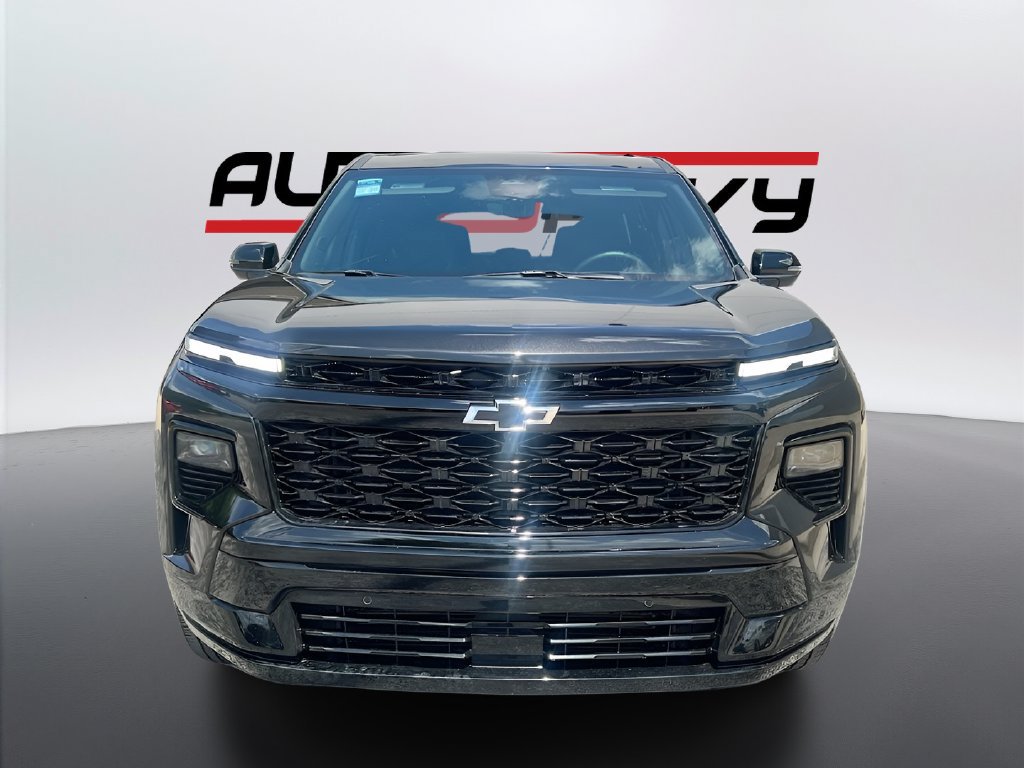 Used 2024 Chevrolet Traverse RS w/ LPO, Floor Liner Package FWD image 2