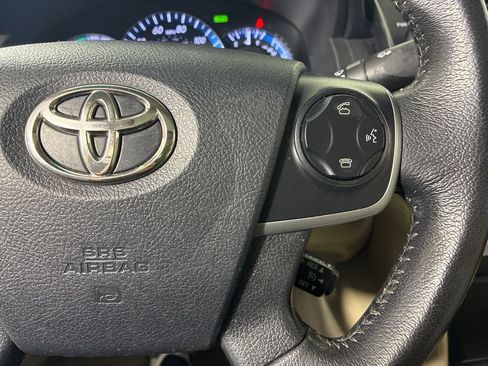 Used 2012 Toyota Camry XLE w/ Leather Pkg FWD image 18