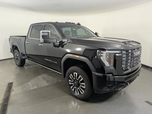 Used 2025 GMC Sierra 2500 Denali Ultimate image 2