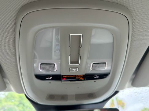 Used 2023 Volvo XC60 B5 Ultimate w/ Protection Package Premier FWD image 17