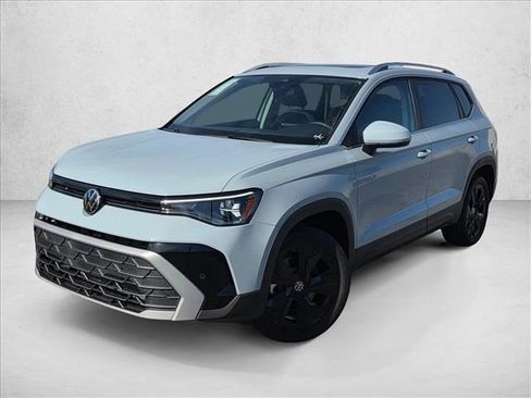 New 2026 Volkswagen Taos SE FWD image 1