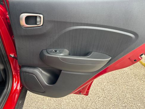 New 2025 Hyundai Venue SEL FWD image 16