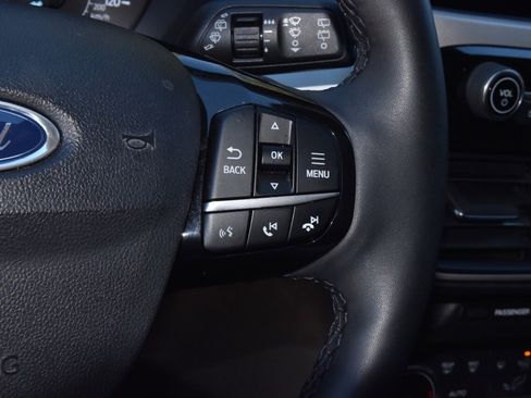 Used 2022 Ford Escape SE w/ SE Sport Appearance Package image 24