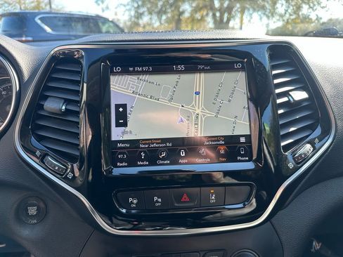 Used 2019 Jeep Cherokee Limited w/ Technology Group image 19