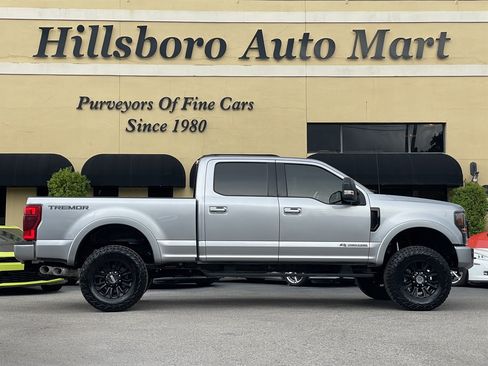 Used 2022 Ford F250 Lariat w/ Tremor Off-Road Package AWD/4WD image 3
