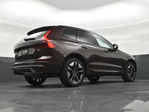 Used 2026 Volvo XC60 B5 Plus AWD/4WD image 27