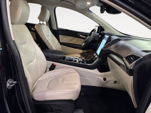 Used 2024 Ford Edge Titanium image 18