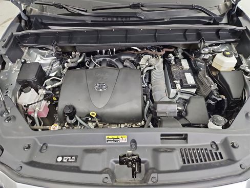 Used 2022 Toyota Highlander XLE image 14