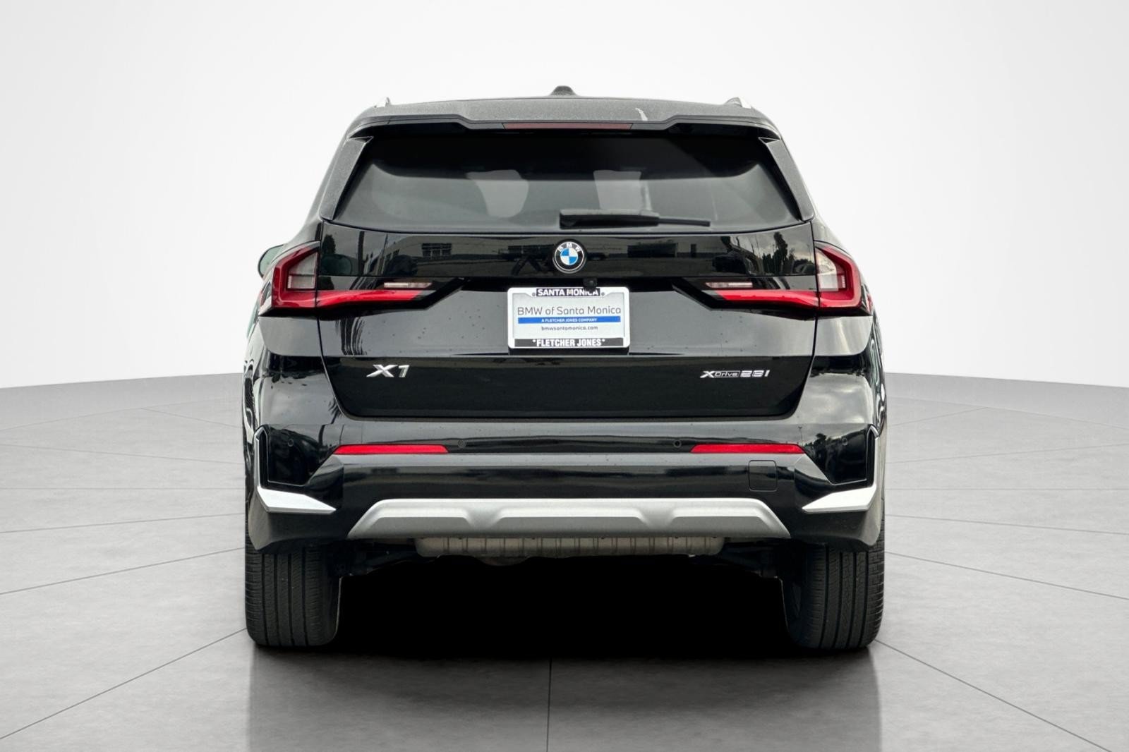 Used 2023 BMW X1 xDrive28i w/ Convenience Package AWD/4WD image 4