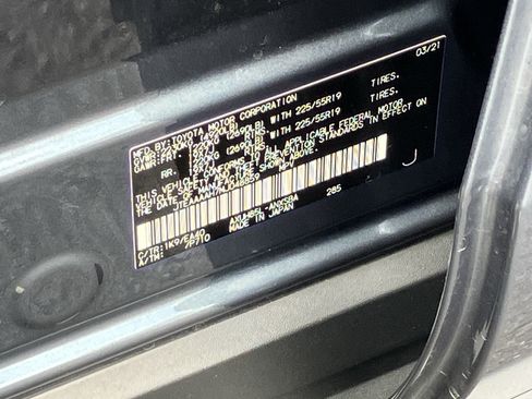 Used 2021 Toyota Venza Limited AWD/4WD image 32