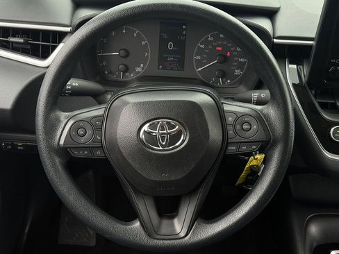Used 2025 Toyota Corolla LE FWD image 13