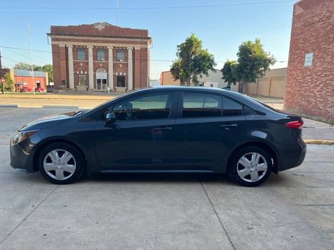 Used 2025 Toyota Corolla LE FWD image 4