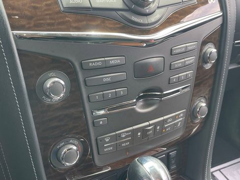 Used 2024 GMC Canyon AT4 w/ AT4 Premium Package AWD/4WD image 9