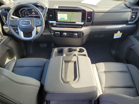 Certified 2025 GMC Sierra 1500 SLT image 15