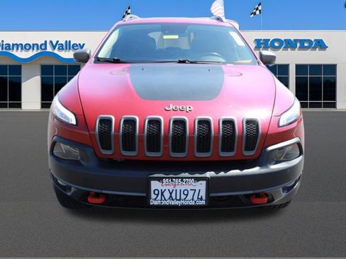 Used 2014 Jeep Cherokee Trailhawk w/ Technology Group AWD/4WD image 2